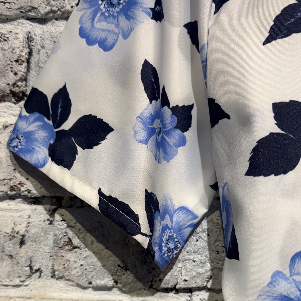Vintage Blue Floral Top - Picture 5 of 8